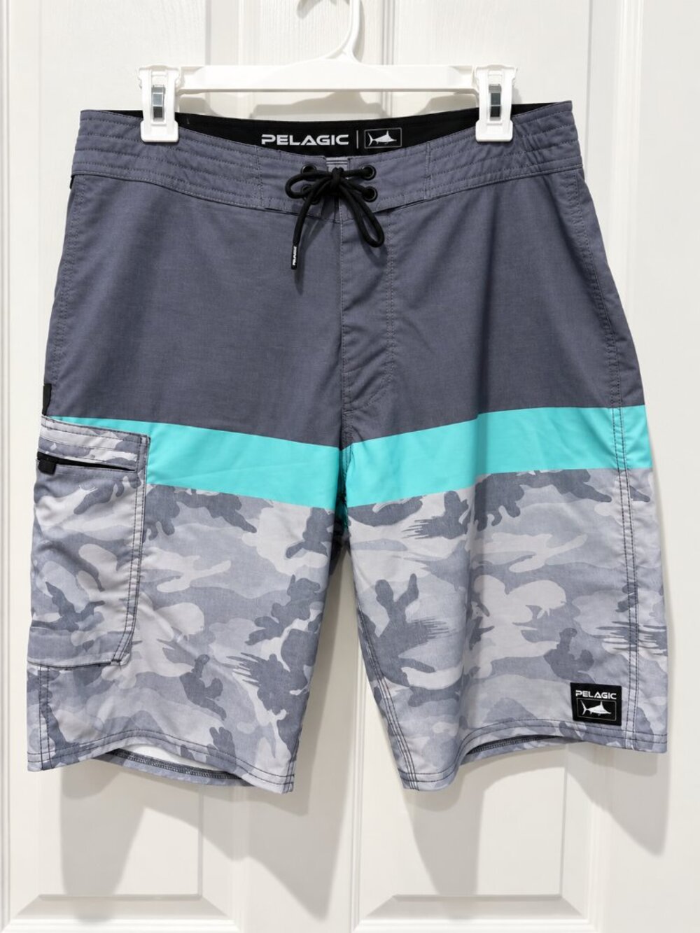 Pelagic Coastal Outdoors Boardshorts Men’s 33 Gray Aqua Camo Fishing Surf Shorts